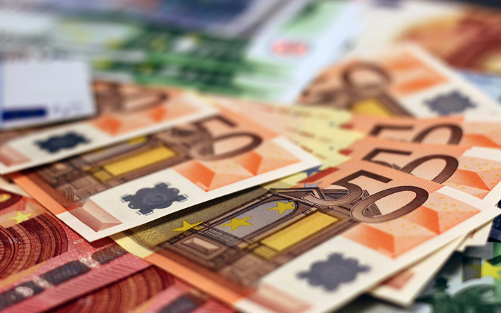 Vietato pagare la retribuzione in contanti dal 1 luglio 2018